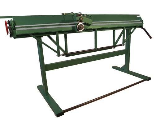 Vorderseite der Abkantbank mit Rollenschere